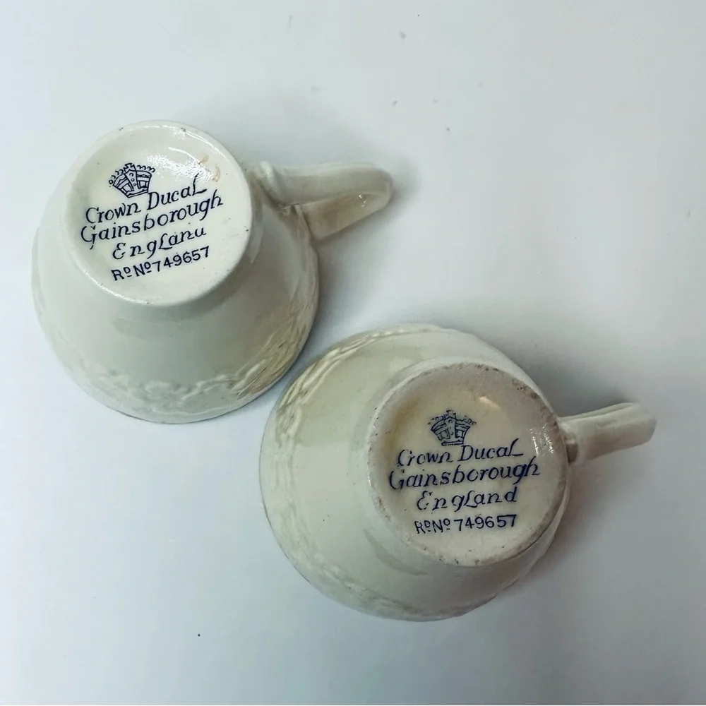 Vintage/Antique Crown Ducal Gainsborough England Pair of Demitasse Cups 749657
